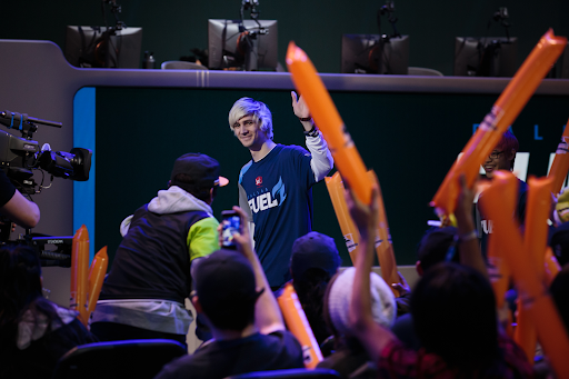 xqC youtube jalon adepte du gâteau Twitch