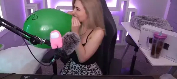 Alinity a harcelé sa maison, les enfants de la maison, le ballon sautant, le clip Twitch Streamer