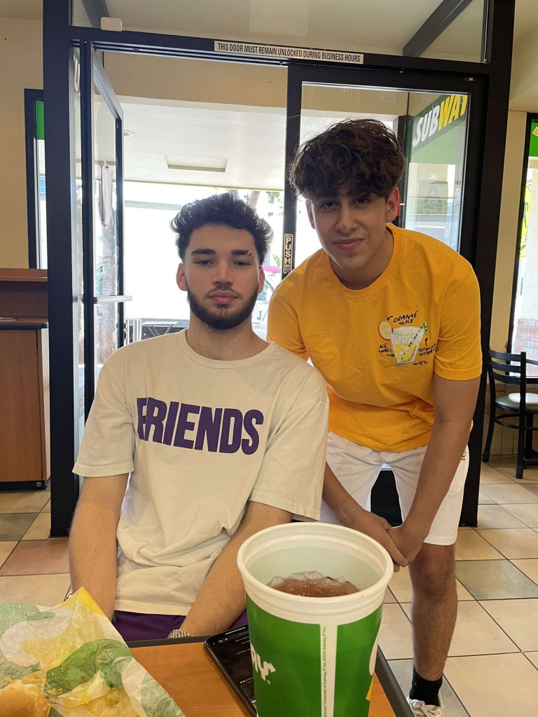 adin ross metro $1000 tip twitch streamer