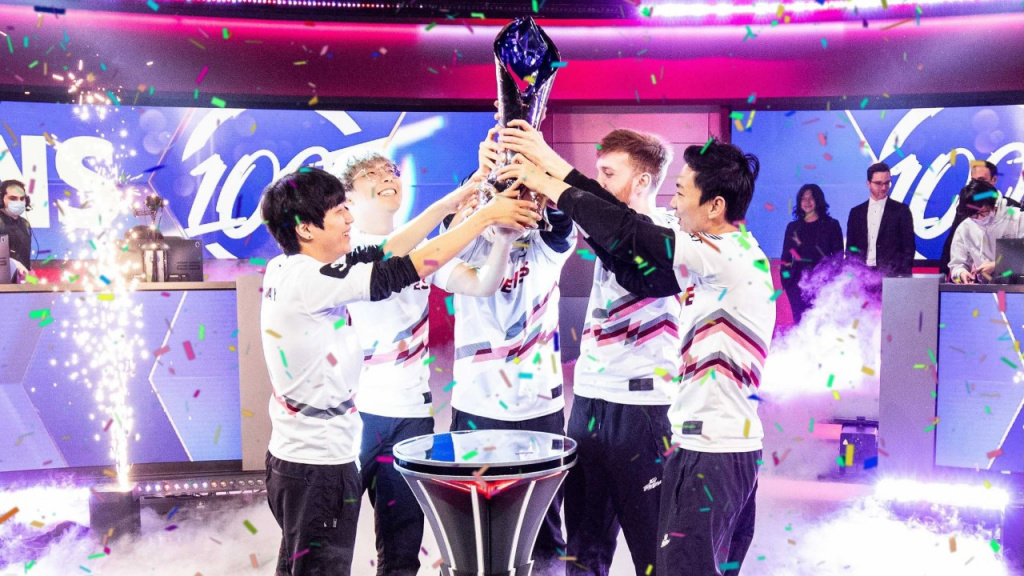 League of Legends LCS Championship 2021 100 champions des voleurs