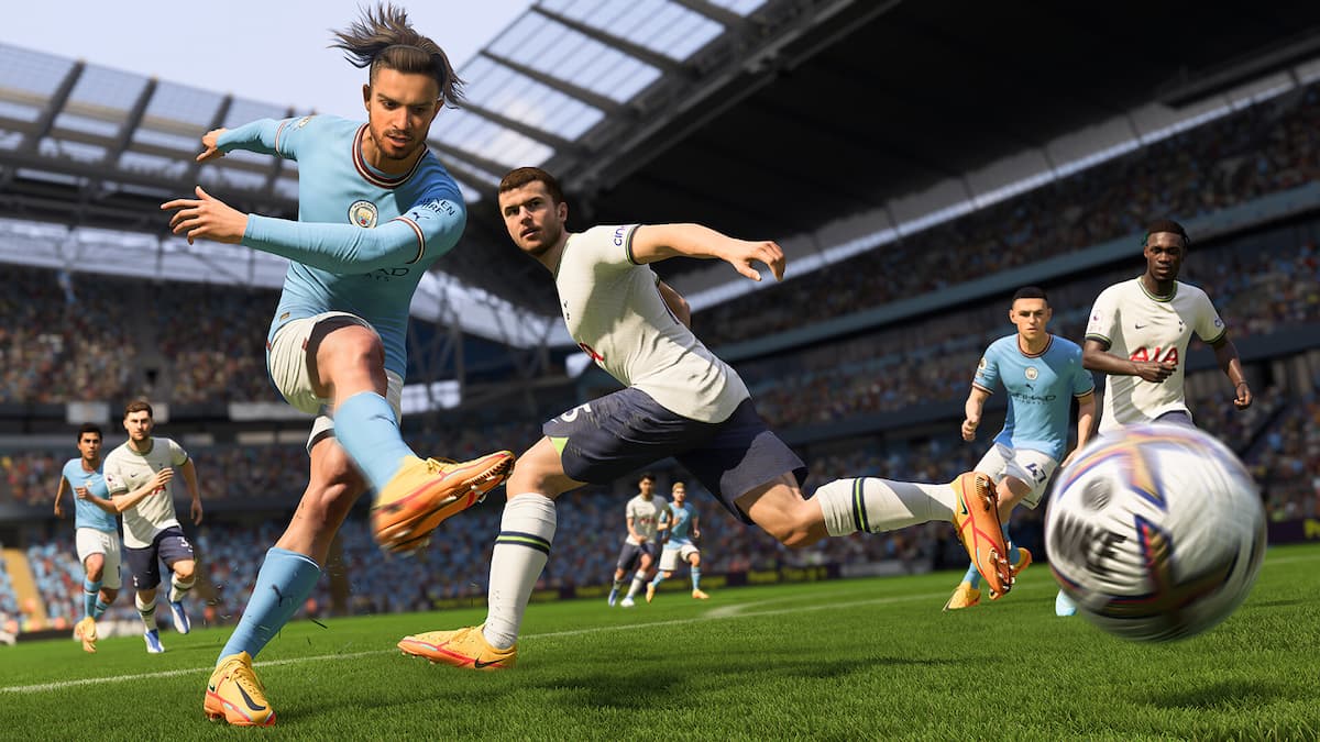 Jack Grealish tire le ballon à côté des défenseurs dans FIFA 23 FIFA 23