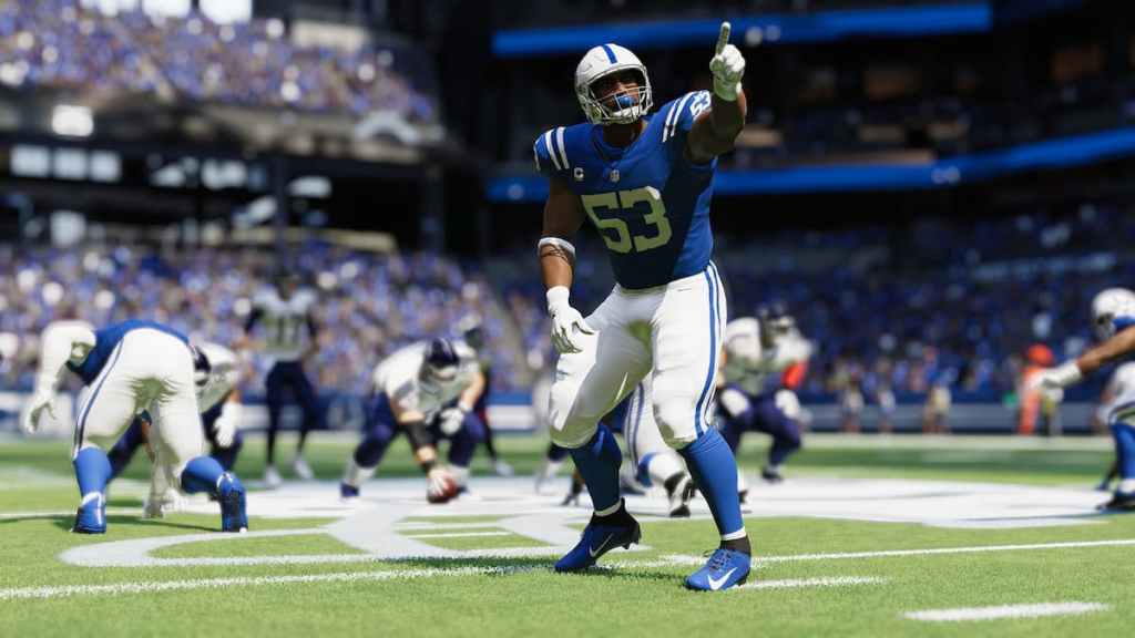 Les joueurs sur le terrain prêts à commencer le match dans Madden 23.